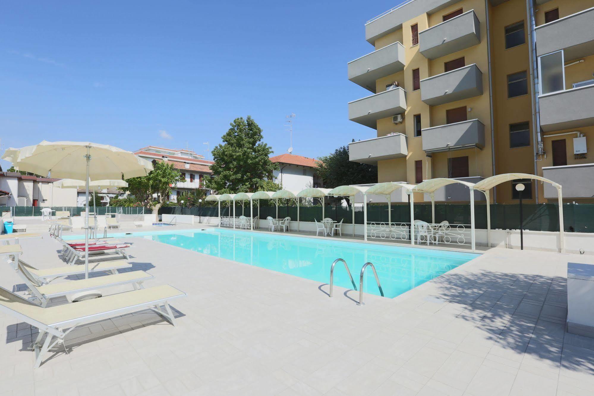 Hotel Marina Beach - Azzurro Club Ravenna Exterior photo