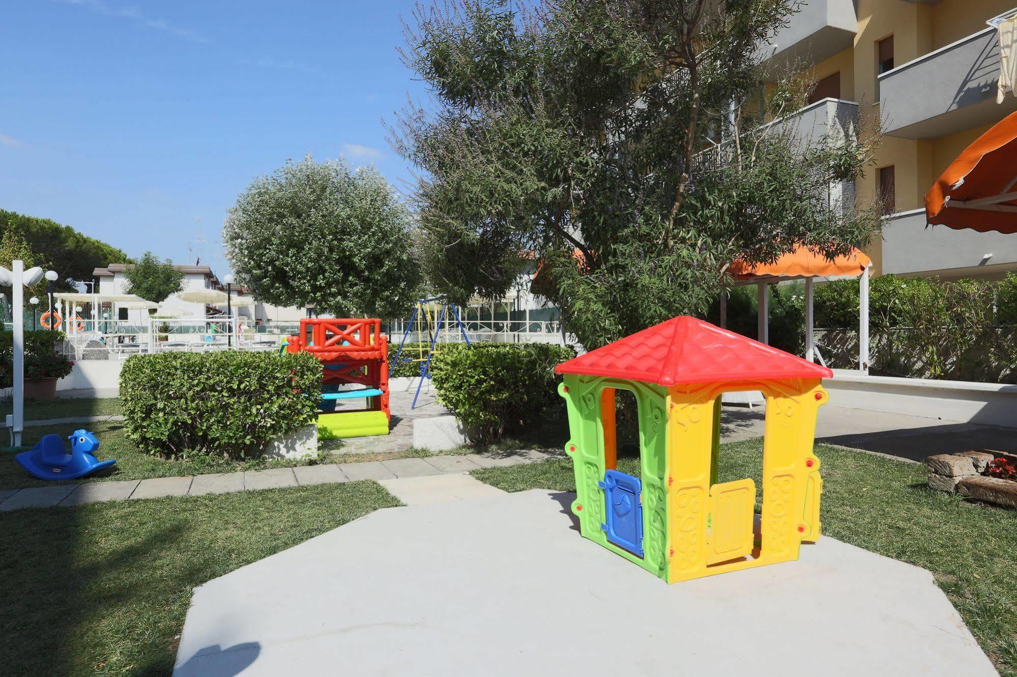 Hotel Marina Beach - Azzurro Club Ravenna Exterior photo