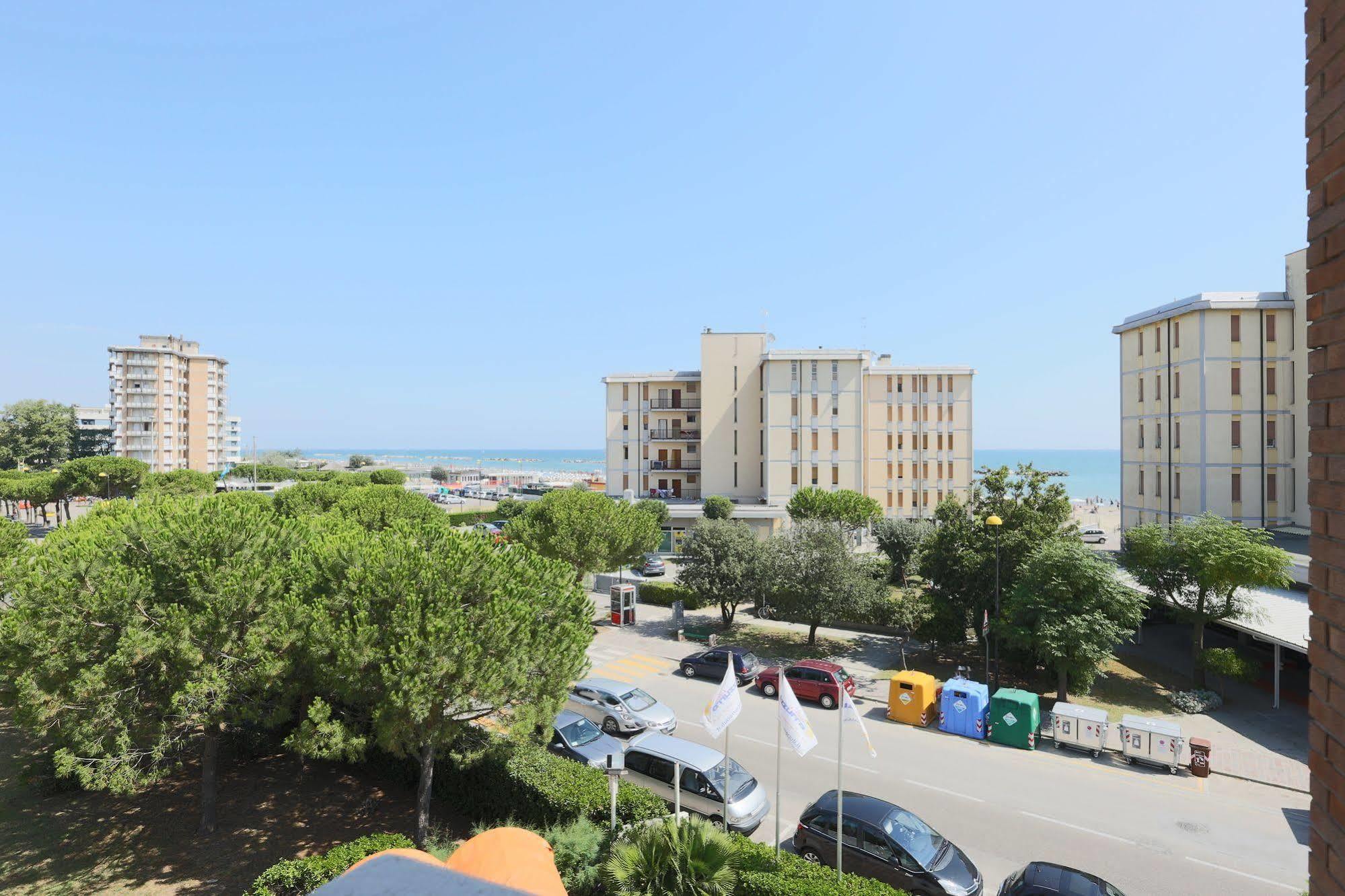 Hotel Marina Beach - Azzurro Club Ravenna Exterior photo